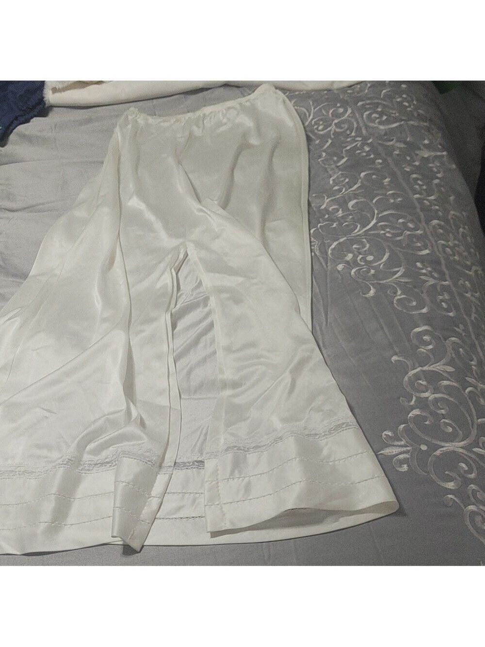 Vintage Lorraine Ivory Long Slip with slit and lace Detail Sz S - Picture 3 of 8